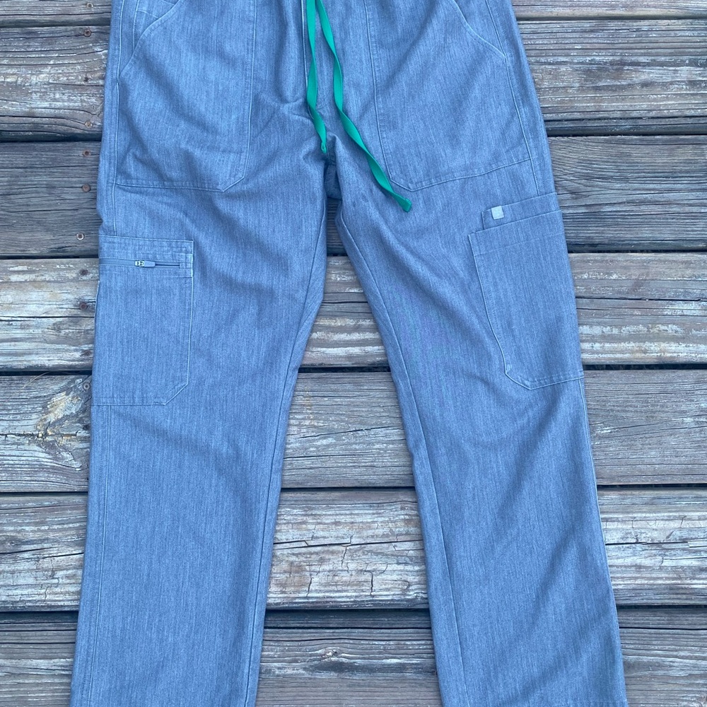Figs Men’s Cairo Heather Gray Scrub Pants